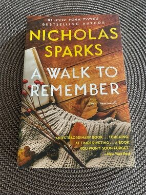 Nicholas Sparks "A Walk to Remember" - Warm Autumn Cover